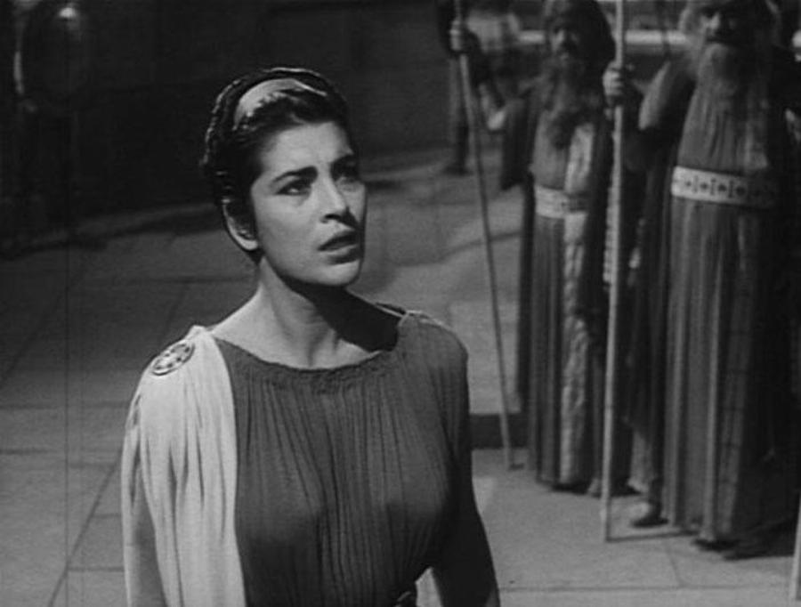 Ειρήνη Παππά: Η «ζωντανή Καρυάτιδα» από το Χιλιομόδι στην κορυφή του κόσμου και της Τέχνης