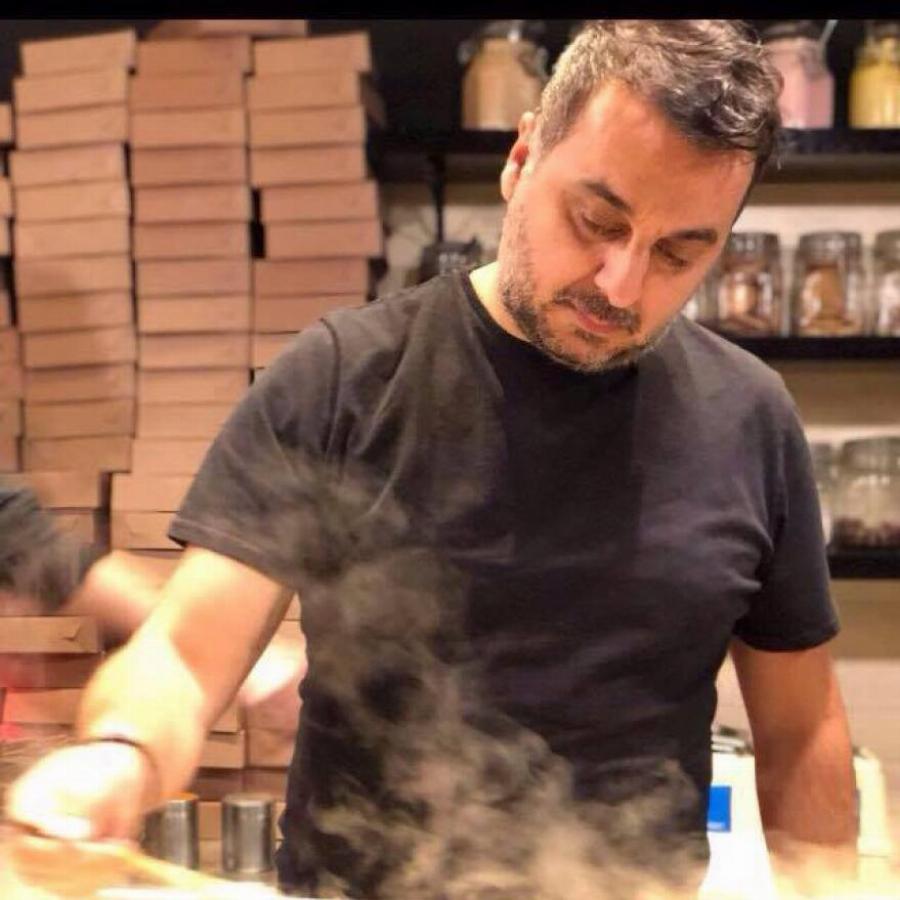 Συγκλονίζει συγγενής του 48χρονου που πέθανε από κορωνοϊό: «Ήταν παλικάρι, δεν αντιμετώπιζε προβλήματα»