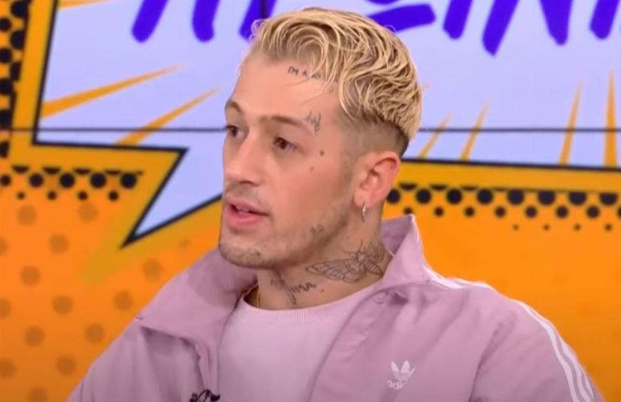 Τάσος Ξιαρχό: Η κοπέλα που χλευάστηκε για τα κιλά και το ρούχο της απαντά για πρώτη φορά