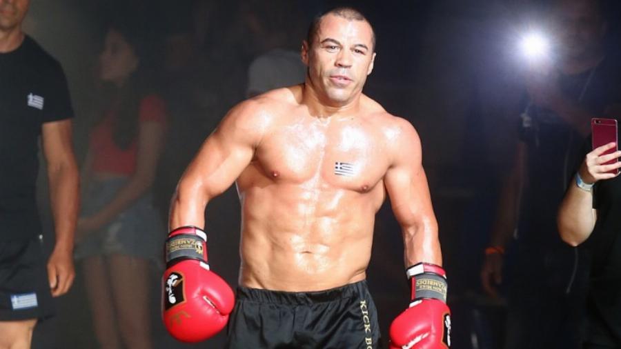 Bίντεο με τον Μιχάλη Ζαμπίδη από τη στιγμή που «τσάκωσε» τους διαρρήκτες στο σπίτι του