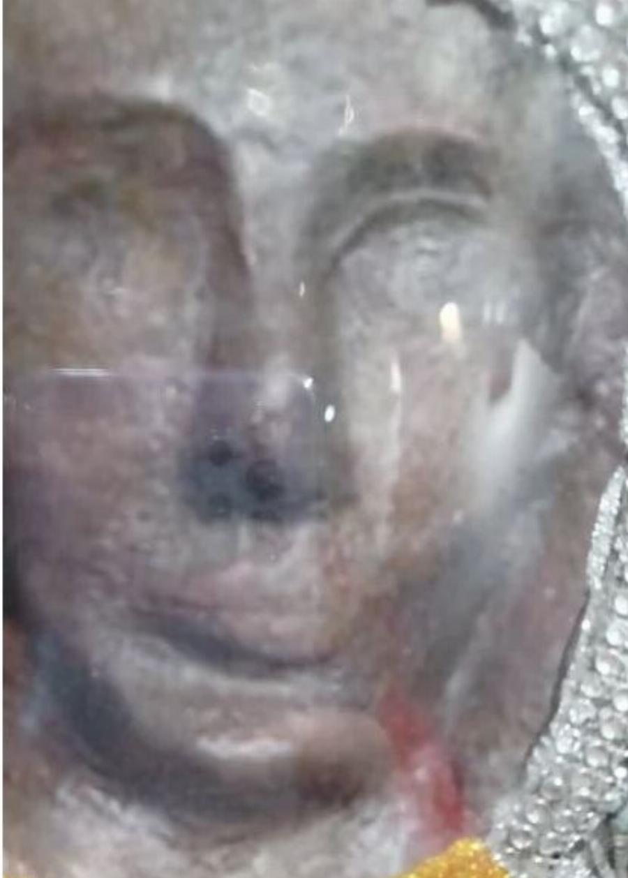 Ανοιχτά τα μάτια και δάκρυα στον Ταξιάρχη –  Εκκλησία της Κερατέας