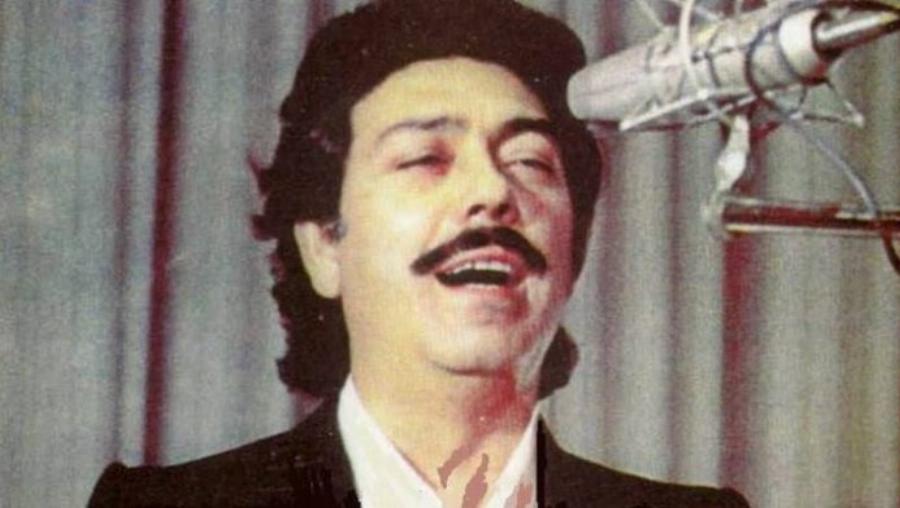 Ο «γύφτος» που γεννήθηκε στο τσαντίρι, έγινε άρχοντας του τραγουδιού, πέθανε στα 50 του και είχε 100.000 κόσμου στην κηδεία του