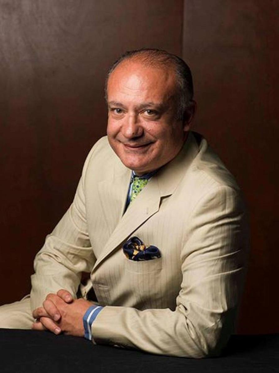 Έχει χειρουργήσει 15.000 παιδιά χωρίς να πληρωθεί και είναι Έλληνας γιατρός