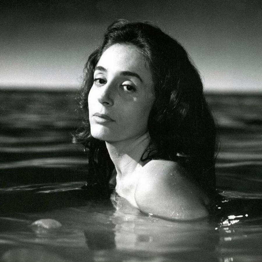 Έλλη Λαμπέτη: Οι απορρίψεις από τις σχολές, οι 3 γάμοι, η έκτρωση, η υιοθεσία με το άσχημο τέλος, η εμπλοκή της σε σκάνδαλο και ο καρκίνος