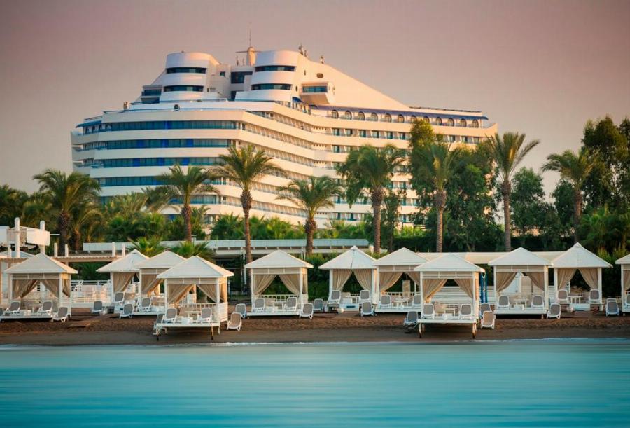 Το πολυτελές ξενοδοχείο στην Τουρκία που έχει την μορφή του… Τιτανικού