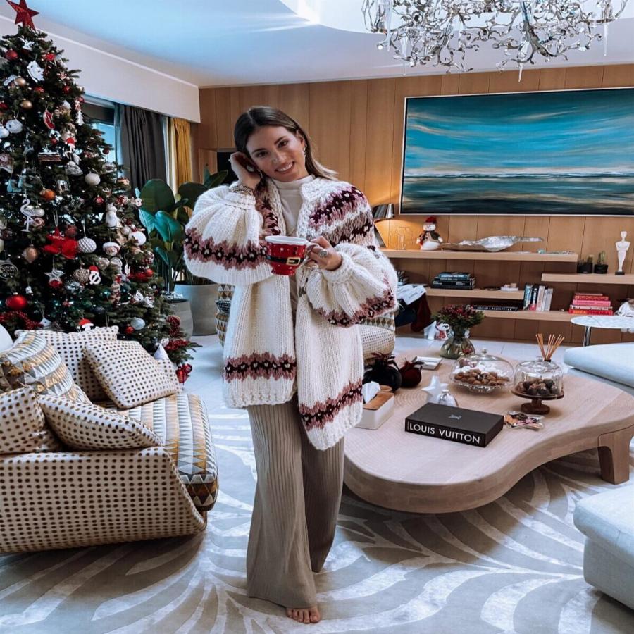 Αθήνα Οικονομάκου: Τα λαμπερά της Χριστούγεννα, το υπέροχο σπίτι και το Χριστουγεννιάτικο δέντρο υπερπαραγωγή