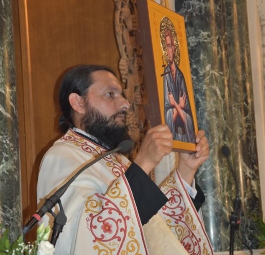 «Σε λίγο θα διασωληνωθώ. Σας αγαπώ όλους»: Το τελευταίο μήνυμα του 42χρονου ιερέα που πέθανε από κορονοϊό