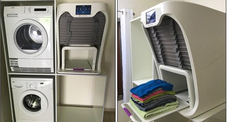 Κορίτσια σωθήκαμε: Η επαναστατική εφεύρεση που διπλώνει και σιδερώνει τα ρούχα μετά το πλυντήριο