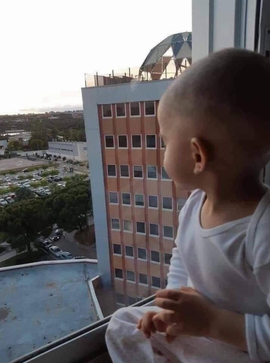 Προσευχήσου για όλους αυτούς που κάνουν Χριστούγεννα στο νοσοκομείο