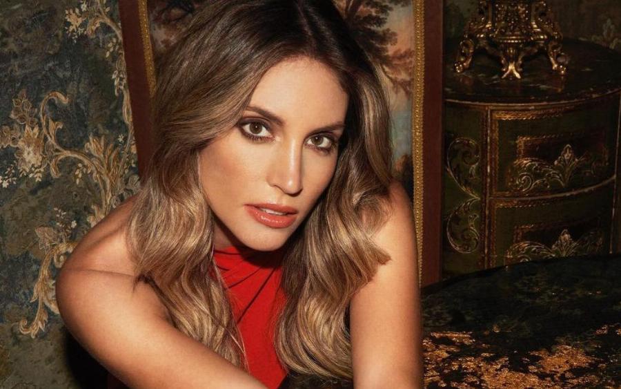 Αθήνα Οικονομάκου: Τα λαμπερά της Χριστούγεννα, το υπέροχο σπίτι και το Χριστουγεννιάτικο δέντρο υπερπαραγωγή