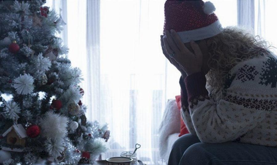 «Πρώτα Χριστούγεννα χωρισμένη και δεν είμαστε οικογένεια πια. Είσαι ένας ξένος. Δεν μπορείς να με πληγώσεις άλλο»