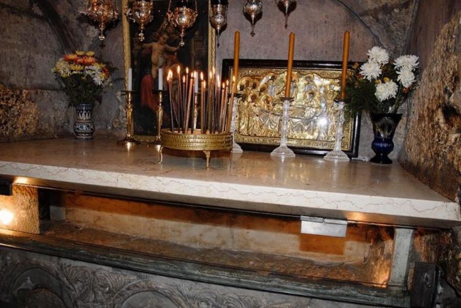 Τάφος Της Παναγίας: Τα 49 σκαλιά για τον τάφο – Η θαυματουργή εικόνα της Παναγίας Της Ιεροσολημήτισσας.