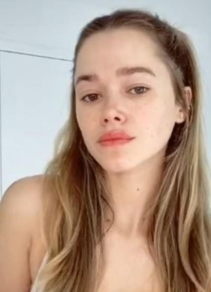 Ρωσίδα μαμά 30 ετών: Μοιάζει με 15χρονη, έχει τρία παιδιά και αποκαλύπτει τα μυστικά της νεότητάς της