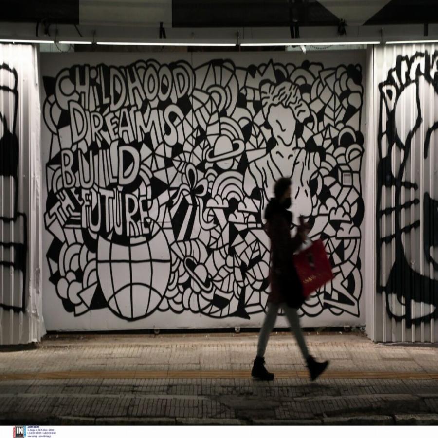 Μινιόν: Τα φώτα άναψαν στο ιστορικό κτήριο και «έλαμψε» η Πατησίων