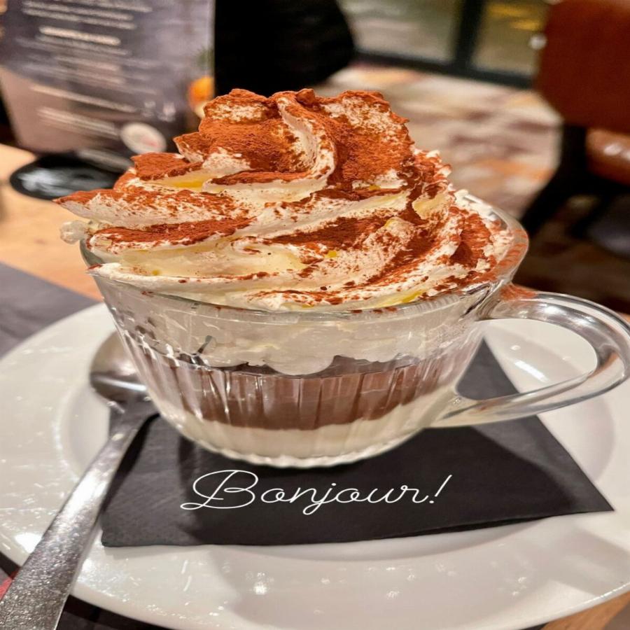 Ιωάννα Παλιοσπύρου: Το ταξίδι στο Παρίσι για τις θεραπείες αποκατάστασης και οι μαγικές φωτογραφίες της και βίντεο