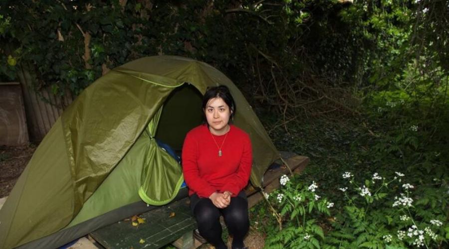 «Οι μαθητές μου δεν το έμαθαν ποτέ»: Νεαρή λέκτορας ζούσε σε μια σκηνή για δύο χρόνια