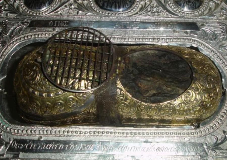 Αγία Αννα: Τα Ιερά Λείψανα στο Αγιο Ορος