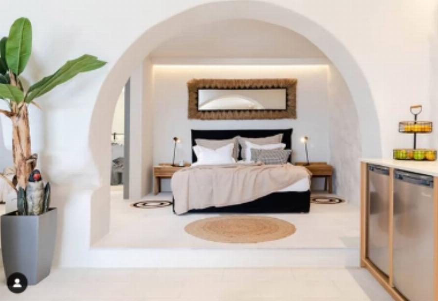 Σοφία Αλιμπέρτη: H ανακαίνιση του εγκαταλελειμμένου ξενοδοχείου στην Πάρο και η μεταμόρφωσή του σε επίγειο παράδεισο