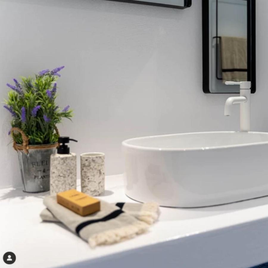 Σοφία Αλιμπέρτη: H ανακαίνιση του εγκαταλελειμμένου ξενοδοχείου στην Πάρο και η μεταμόρφωσή του σε επίγειο παράδεισο