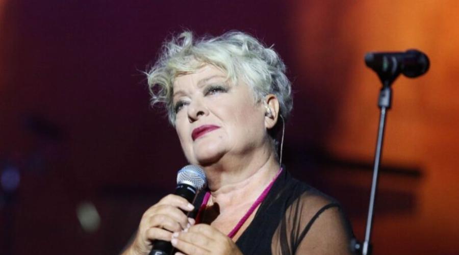 Τάνια Τσανακλίδου: Ένα τηλεσκουπίδι μπήκε με μπράβους σε παράσταση και τη διέκοψε