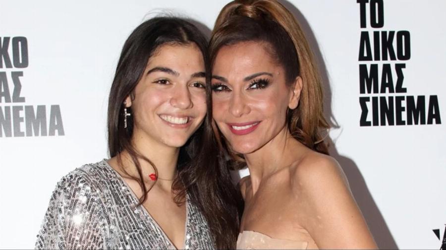 Μοιάζουν σαν 2 σταγόνες νερό: 8 Ελληνίδες διάσημες μητέρες που είναι ίδιες οι κόρες τους