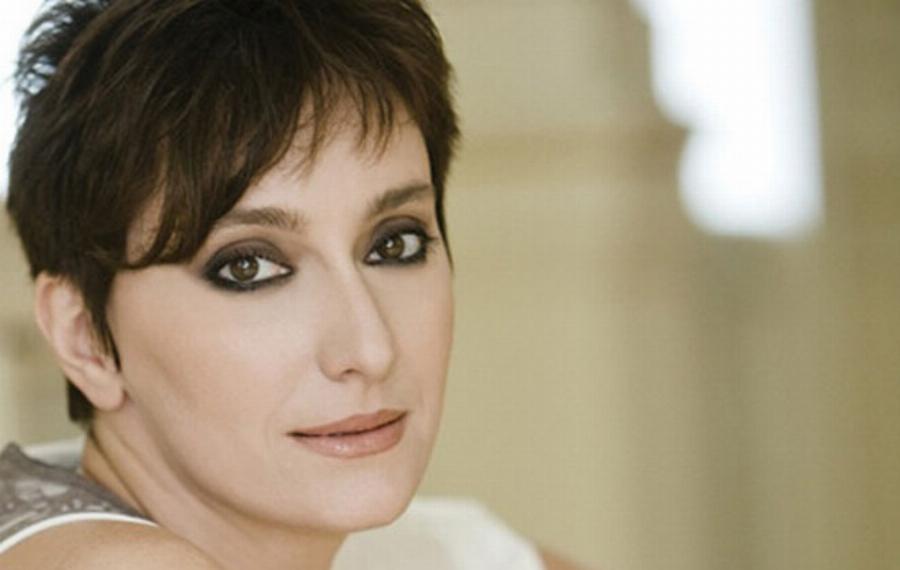 Απέκτησαν παιδί με υιοθεσία: 14 περιπτώσεις Ελληνίδων διάσημων που υιοθέτησαν