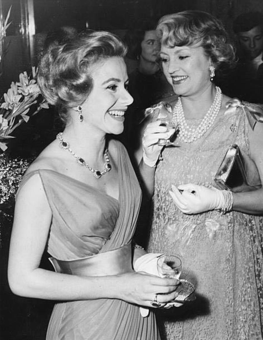 Τίνα Λιβανού: 7 αποδείξεις πως η σύζυγος των Ωνάση και Νιάρχου, ήταν η πιο κομψή Ελληνίδα της εποχής