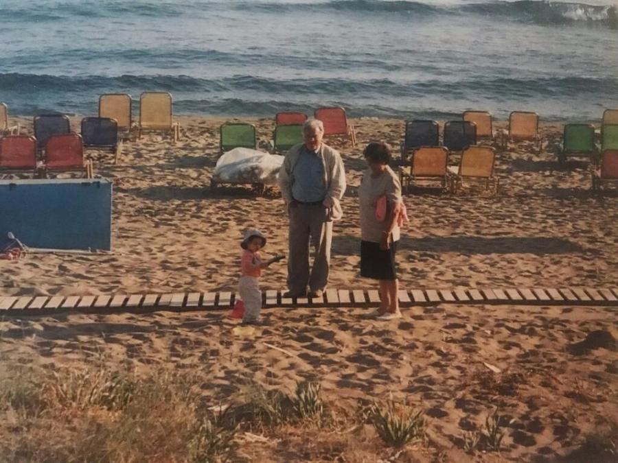 Μαρία Βοσκοπούλου: Εικόνες από τη ζωή της κόρης του Τόλη που δείχνουν πόσο όμορφη ήταν από μικρή