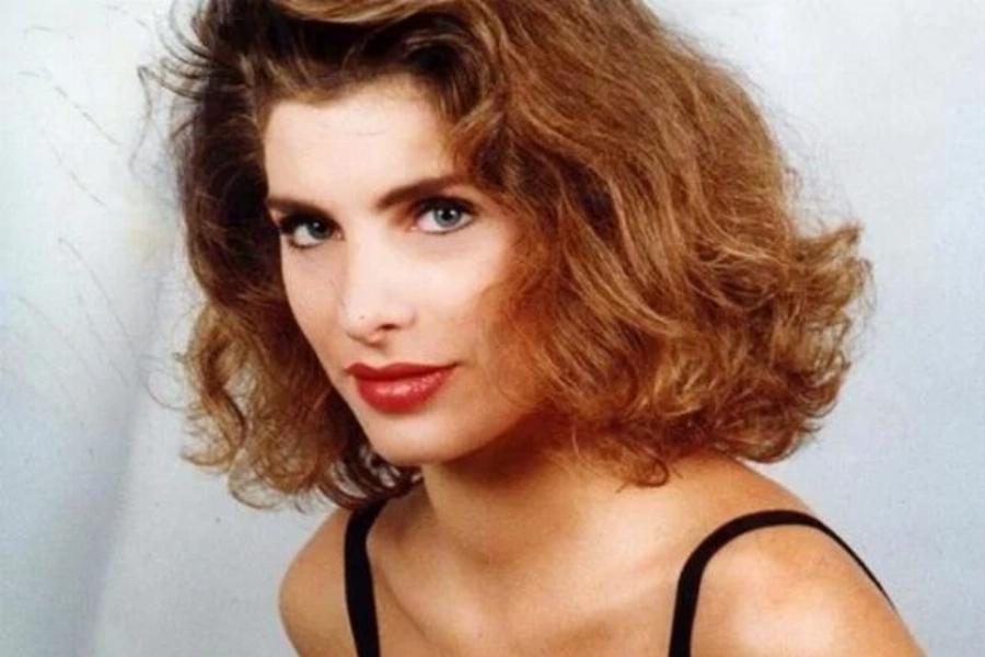 Σαν να μην πέρασε μία μέρα: Πως έμοιαζαν διάσημοι Έλληνες τη δεκαετία του 90