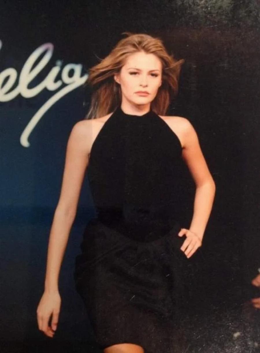 Σαν να μην πέρασε μία μέρα: Πως έμοιαζαν διάσημοι Έλληνες τη δεκαετία του 90