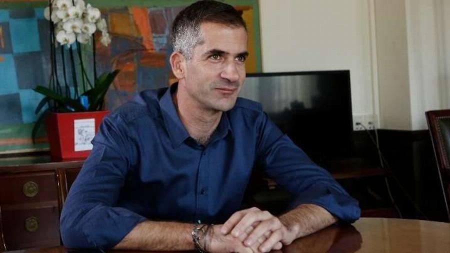 «Ας μείνουν μίζερα να φαρμακώνονται»: Η οργισμένη απάντηση Μπακογιάννη για την εκδήλωση με το Σάκη Ρουβά