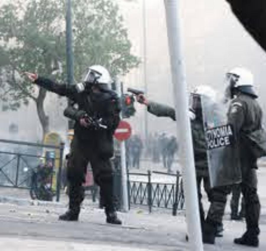 Δολοφονία Γρηγορόπουλου: Ο Δεκέμβρης του Αλέξη που «πάγωσε» τον χρόνο και άναψε τη σπίθα της οργής