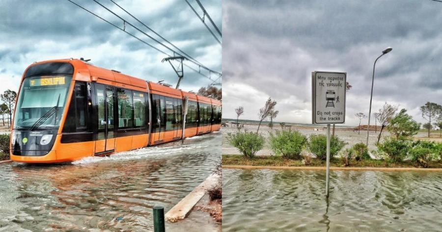 Πρωτόγνωρες εικόνες: Η θάλασσα έφτασε στις γραμμές του τραμ