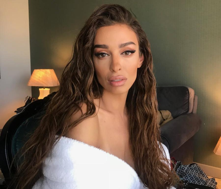 Ελένη Φουρέιρα: «Δεν είχαμε λεφτά, μοίραζα φυλλάδια, έχω δουλέψει ακόμα και σε σε σουβλατζίδικο»