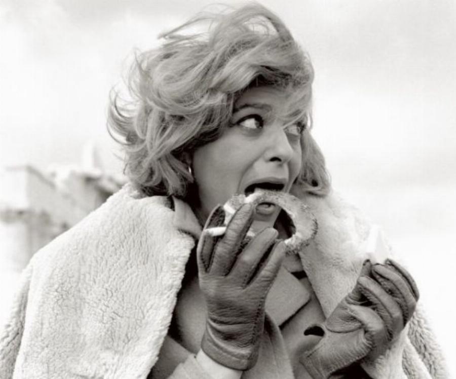 Μελίνα Μερκούρη: Ο γάμος σε νεαρή ηλικία, η γνωριμία με τον Ζυλ Ντασέν και το τελευταίο μήνυμα της πάνω σε ένα πακέτο τσιγάρα