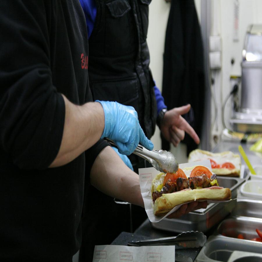 Μεγάλη κίνηση ανθρωπιάς: Δωρεάν φαγητό από καντίνα στη Θεσσαλονίκη, τις γιορτές, σε όσους το χρειάζονται