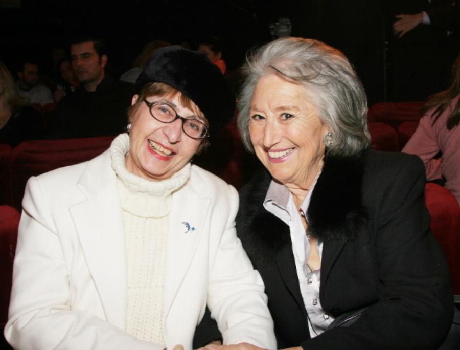 Ειρήνη Κουμαριανού: Οι αξέχαστοι ρόλοι, οι ατάκες που έγραψαν ιστορία, η συμβουλή στον Γιώργο Καπουτζίδη και το τελευταίο αντίο