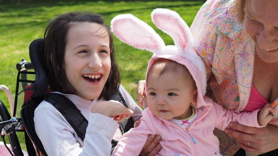 «Ο άντρας μου με παράτησε μόλις γέννησα. Έμεινα μόνη με ένα παιδί με αναπηρίες αλλά τα κατάφερα»