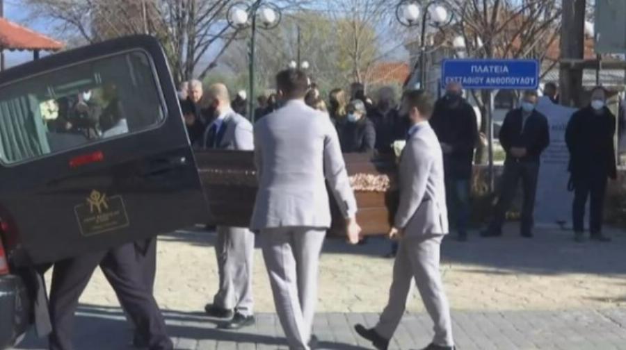 Συγκλόνισε ο αδελφός της Παρθένας Κουτμερίδου στην κηδεία της: «Υπόσχομαι να πω στο παιδί σου πως θυσίασες τη ζωή σου για να ζήσει αυτό»