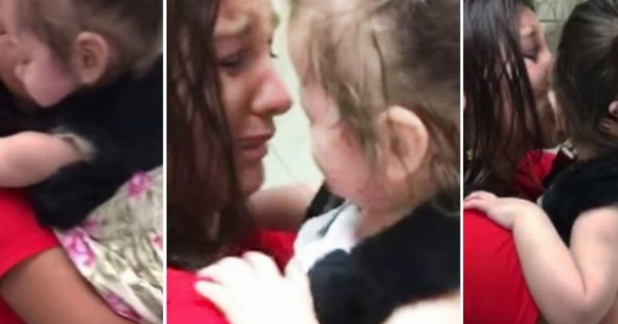 Τυφλό κοριτσάκι αντικρίζει για πρώτη φορά τη μαμά του