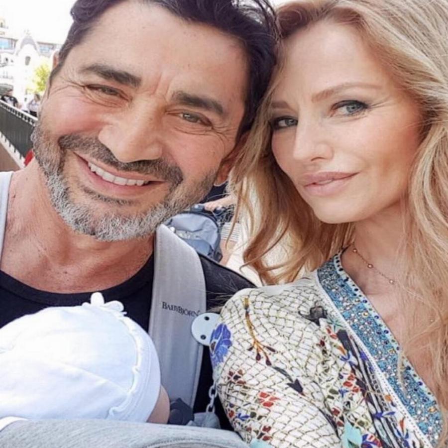 Adriana Sklenarikova: Έκλεισε τα 50 της χρόνια, μοιάζει 20 χρόνια νεότερη και διατηρείται μία κούκλα χωρίς πλαστικές επεμβάσεις