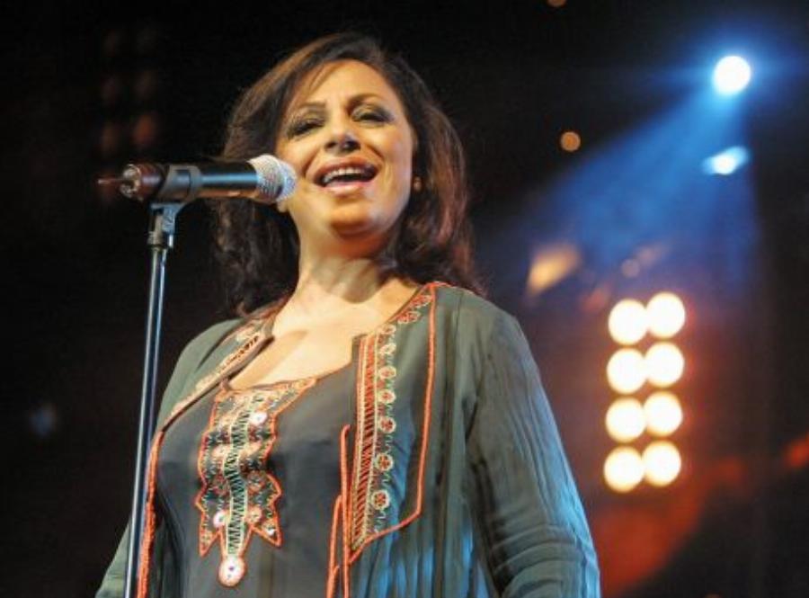 Χάρις Αλεξίου: Η πάμφτωχη μητέρα της από τη Μικρά Ασία, οι δύο γάμοι, η υιοθεσία και η λεωφόρος που πήρε το όνομα της