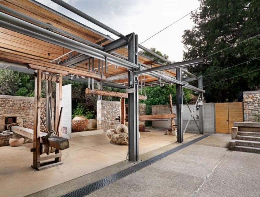 Νίκος Αναστασίου: Ο 36χρονος ξυλουργός από το Μενίδι που έγινε επίτιμος διδάκτορας της Οξφόρδης