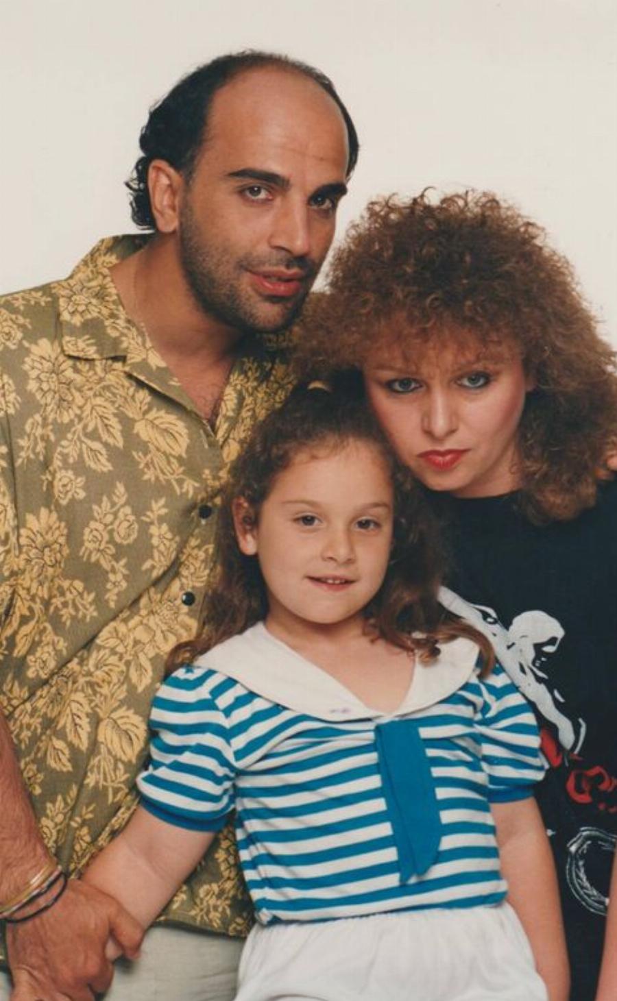 Γιάννης Ζουγανέλης: Η σπάνια φωτογραφία από τη δεκαετία του ’80- Συγκινεί αγκαλιά με την μικρή Ελεωνόρα