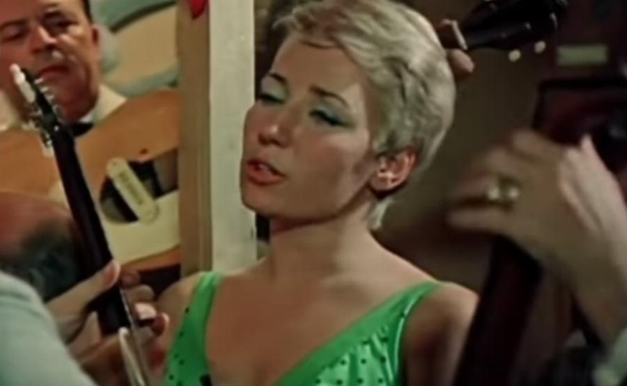 Μπέμπα Μπλανς: Η θρυλική λαϊκή ντίβα, οι άντρες στην ζωή της, η πολυετής μάχη με τον καρκίνο και το άδικο τέλος