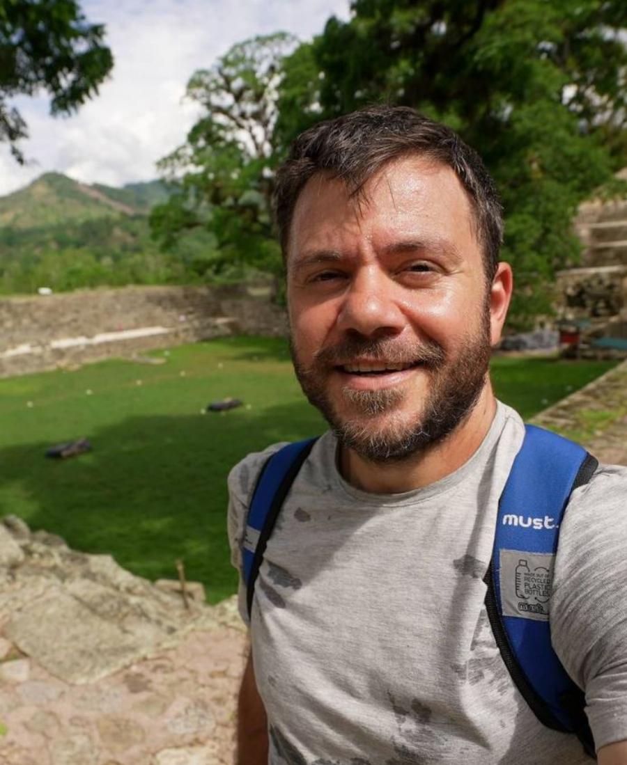 ”Για να ξεκαθαρίσουμε”: Η απάντηση του Ευτύχη Μπλέτσα στο αν ζητάει με το ζόρι λεφτά από τα εστιατόρια