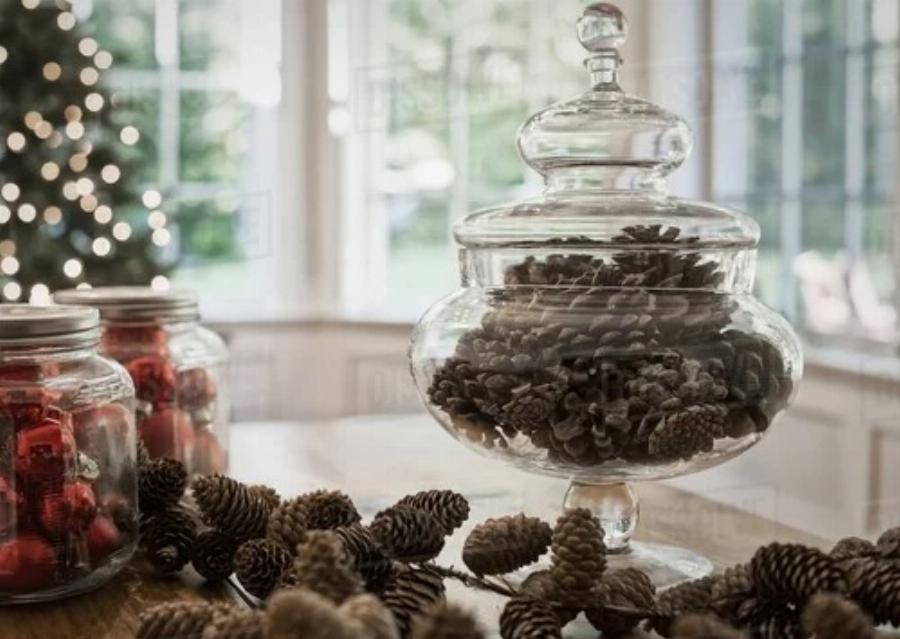 Χριστουγεννιάτικες κατασκευές: Χρησιμοποιώντας γυάλινα βαζάκια θα στολίσετε όμορφα το σπίτι σας