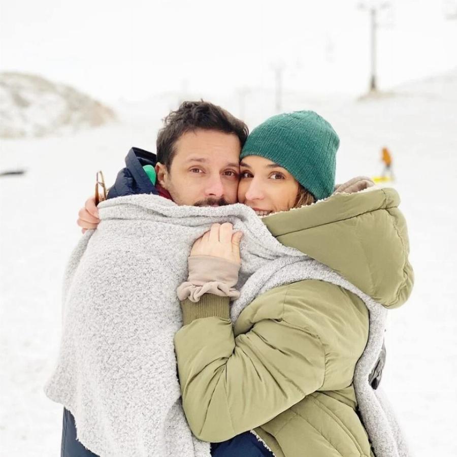 Διάσημοι Έλληνες γονείς έστειλαν τις ωραιότερες ευχές: 20 Χριστουγεννιάτικες οικογενειακές φωτογραφίες