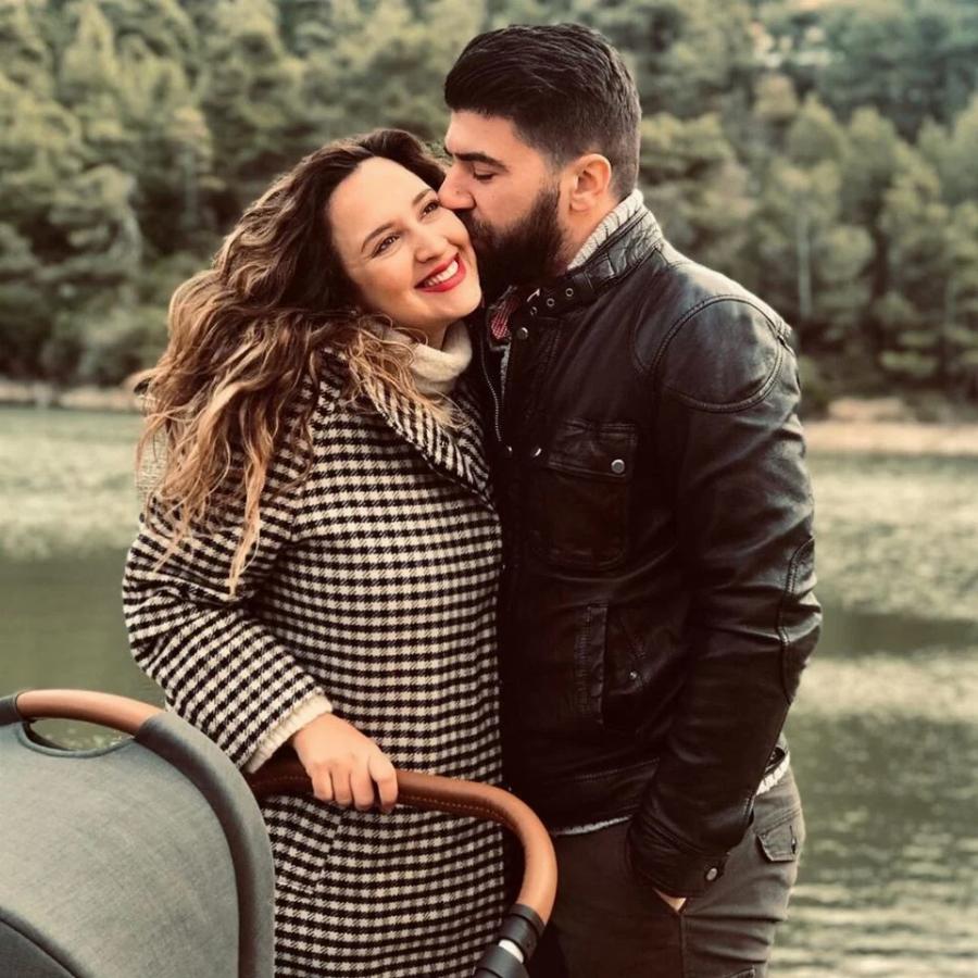 Διάσημοι Έλληνες γονείς έστειλαν τις ωραιότερες ευχές: 20 Χριστουγεννιάτικες οικογενειακές φωτογραφίες