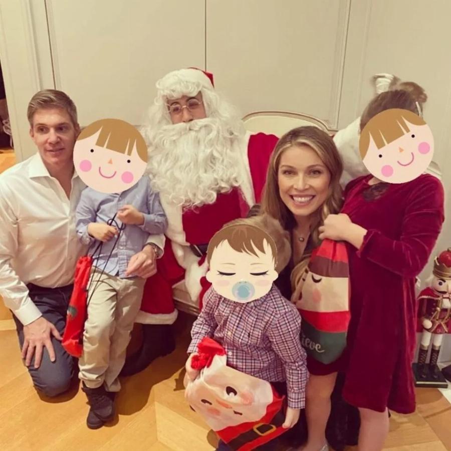 Διάσημοι Έλληνες γονείς έστειλαν τις ωραιότερες ευχές: 20 Χριστουγεννιάτικες οικογενειακές φωτογραφίες